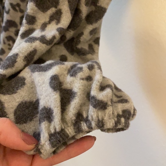 Snow leopard dress - Picture 2 of 3